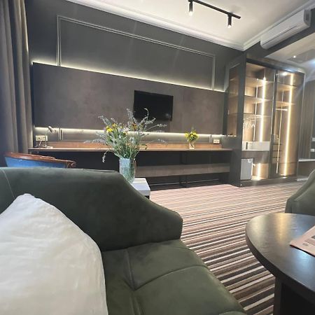 Sapar Standart Hotel Tsjimkent Eksteriør bilde