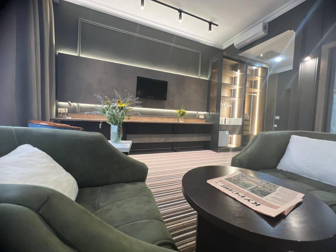 Sapar Standart Hotel Tsjimkent Eksteriør bilde