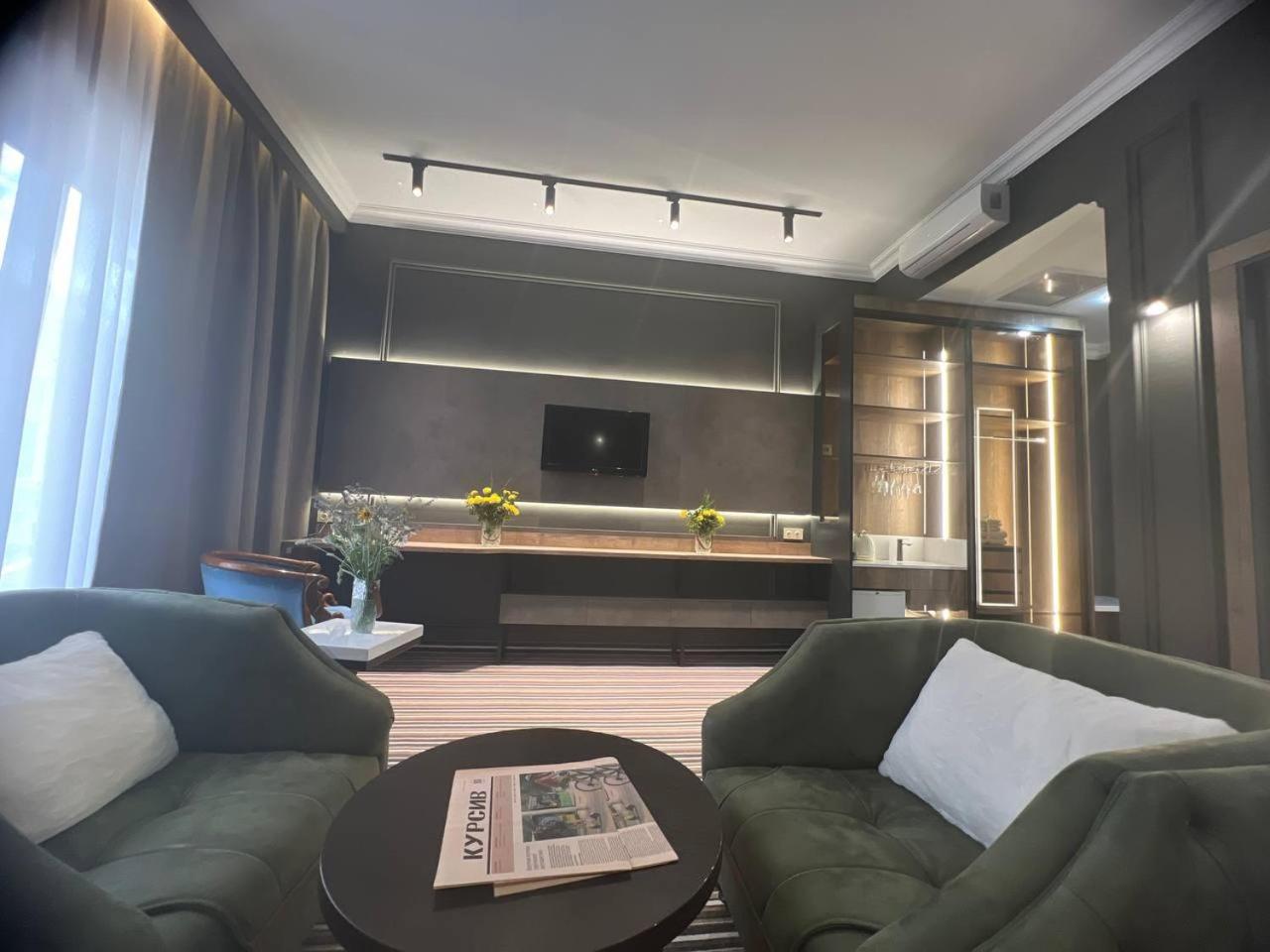 Sapar Standart Hotel Tsjimkent Eksteriør bilde